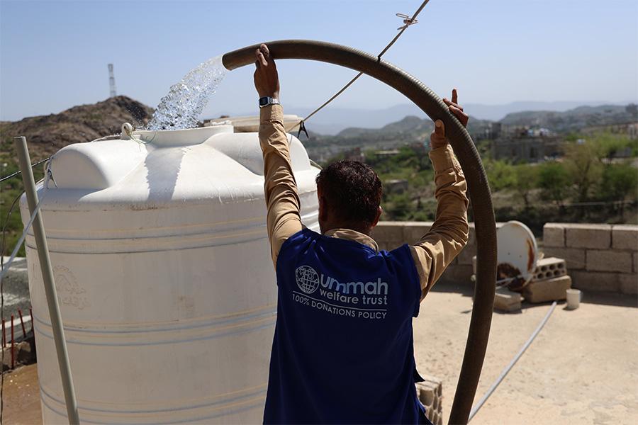 Delivering Water in Tai’z, Yemen